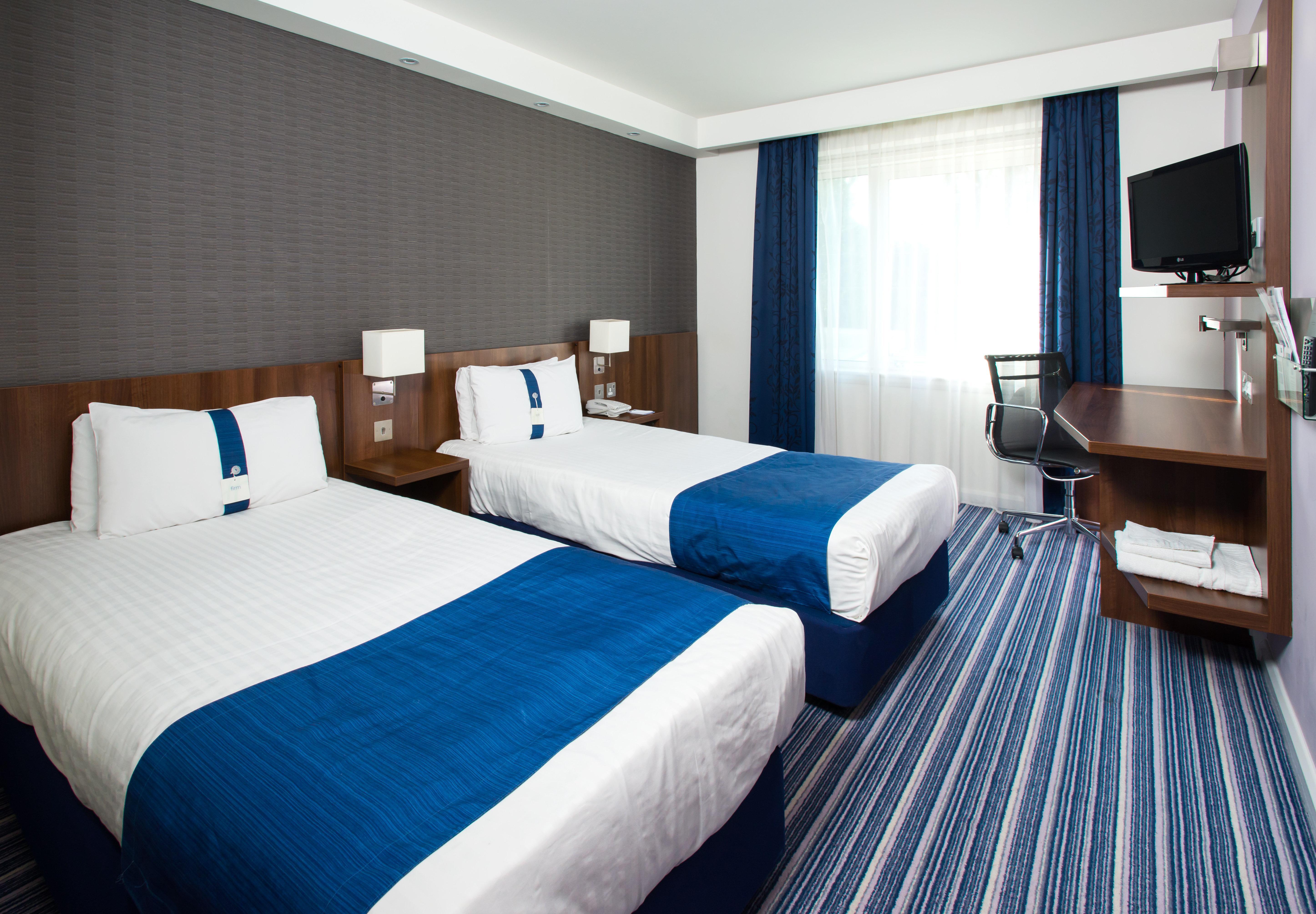 Holiday Inn Express Cambridge Duxford M11 Jct 10 By Ihg Exterior foto