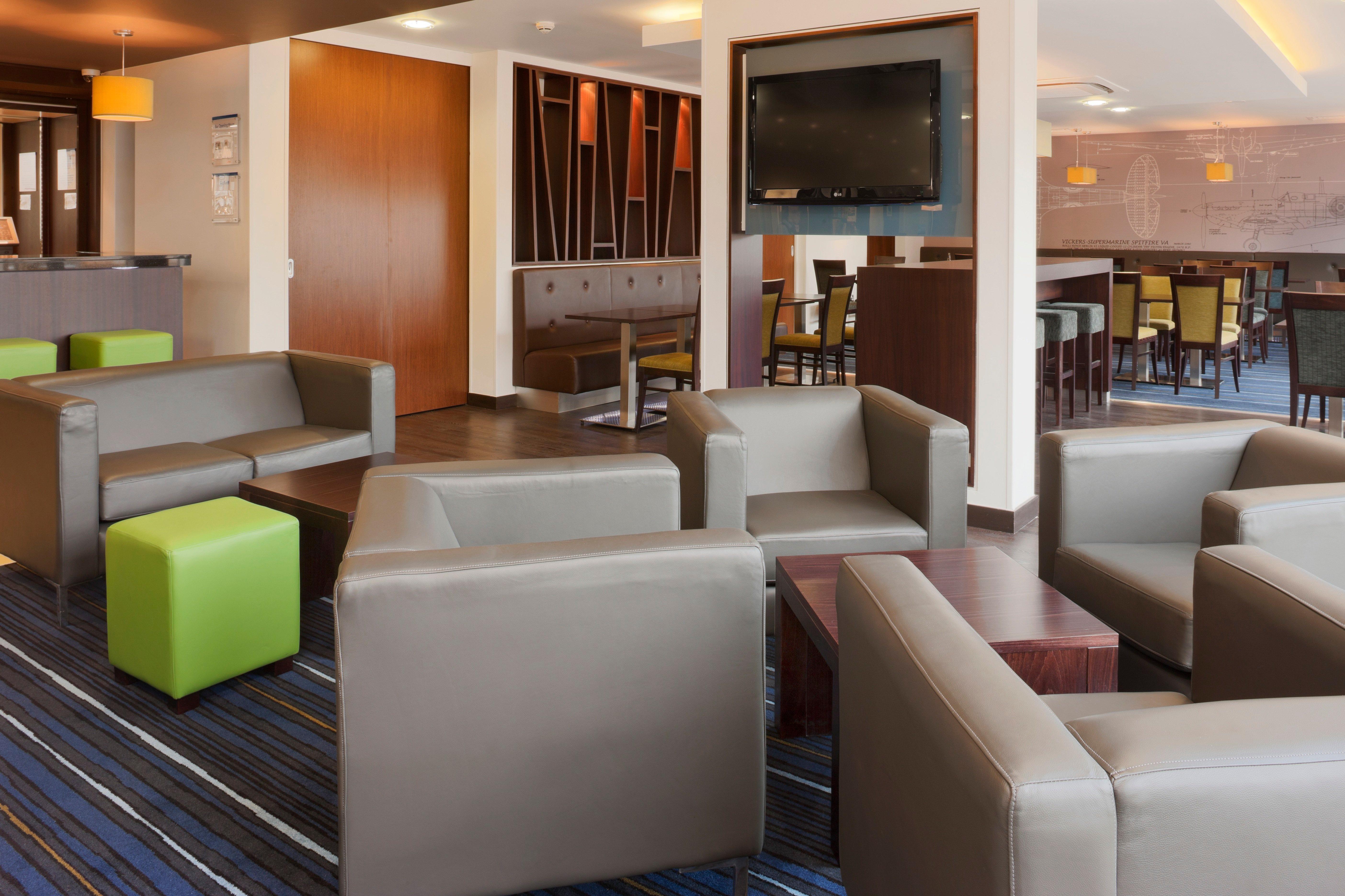 Holiday Inn Express Cambridge Duxford M11 Jct 10 By Ihg Exterior foto