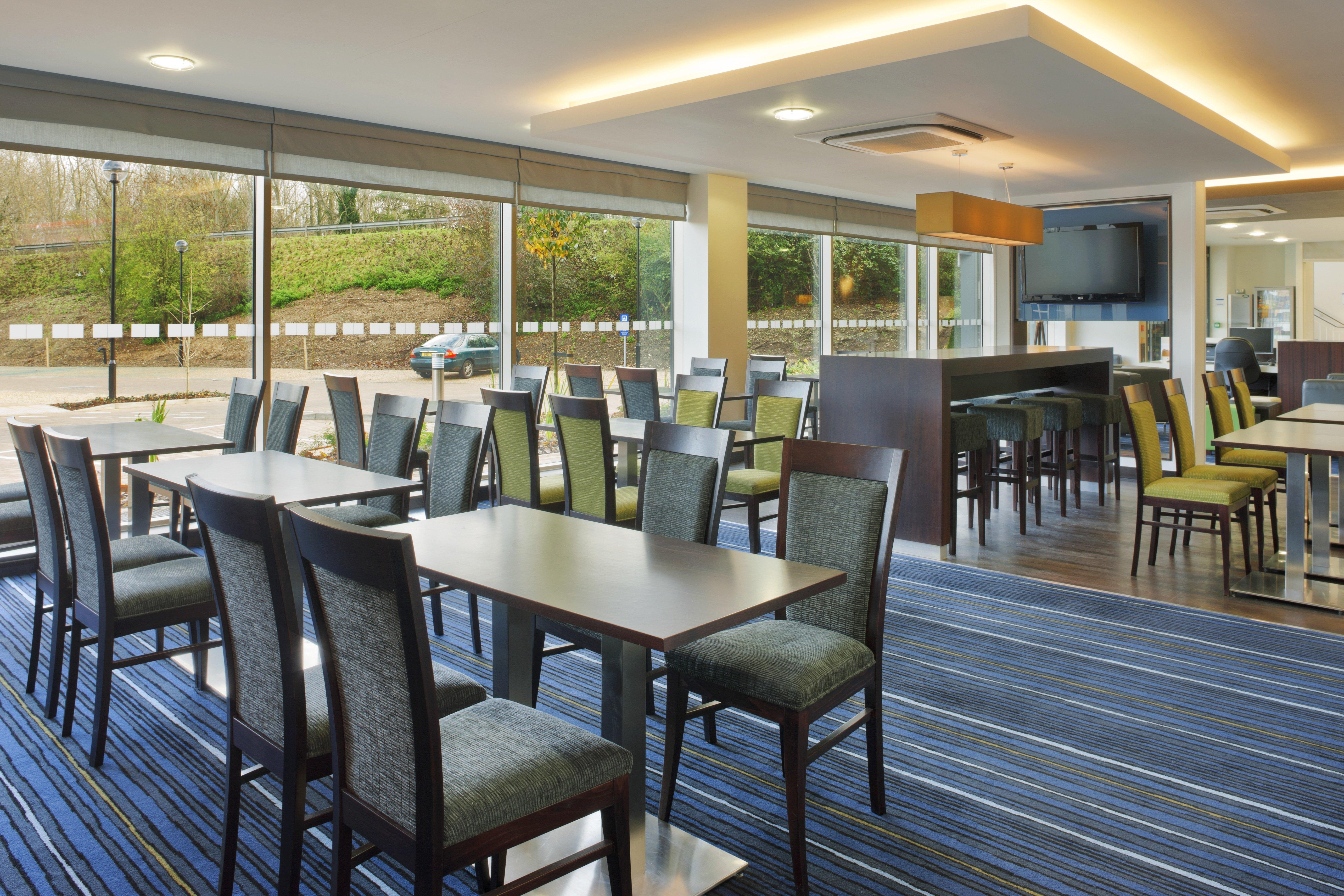 Holiday Inn Express Cambridge Duxford M11 Jct 10 By Ihg Exterior foto
