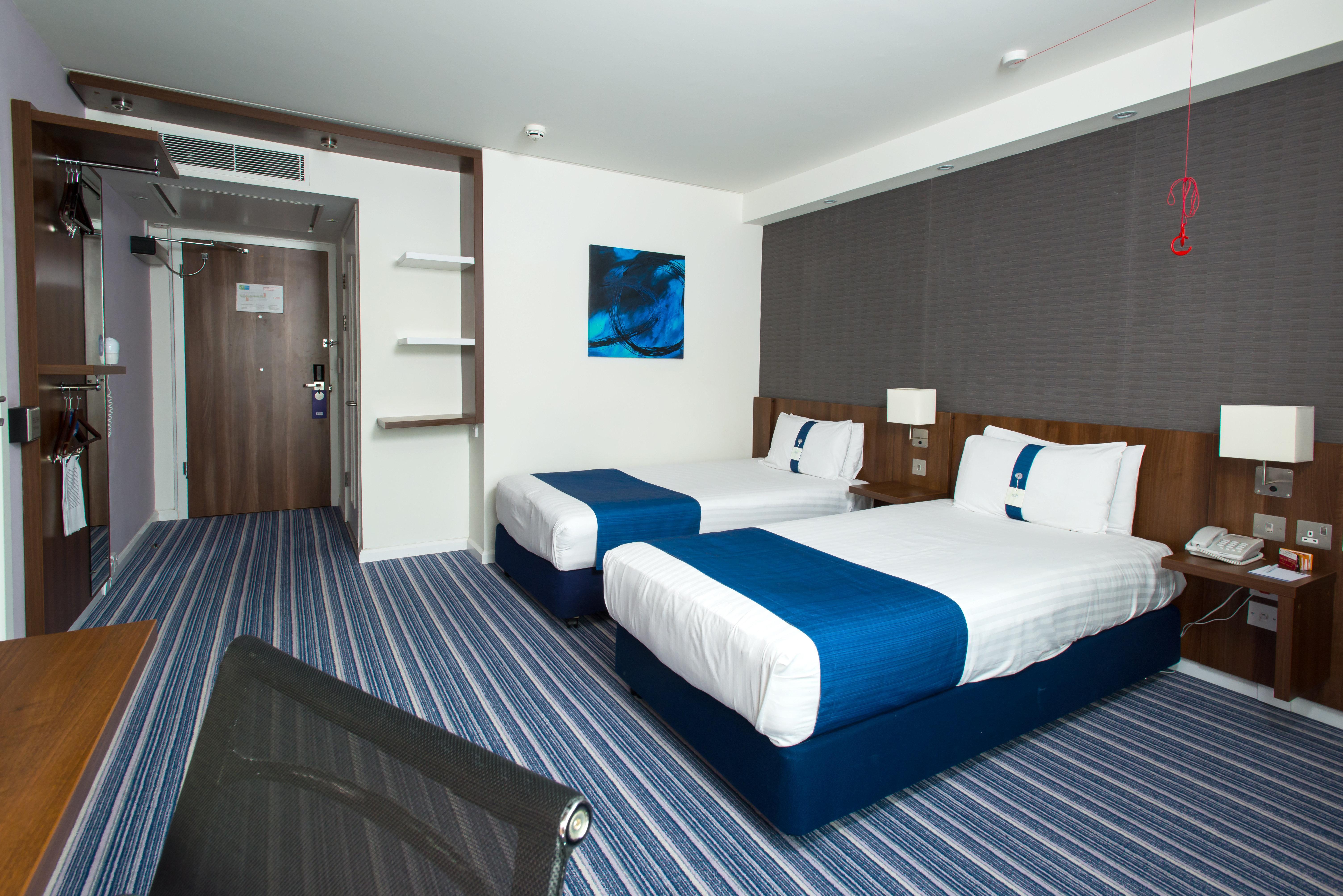 Holiday Inn Express Cambridge Duxford M11 Jct 10 By Ihg Exterior foto