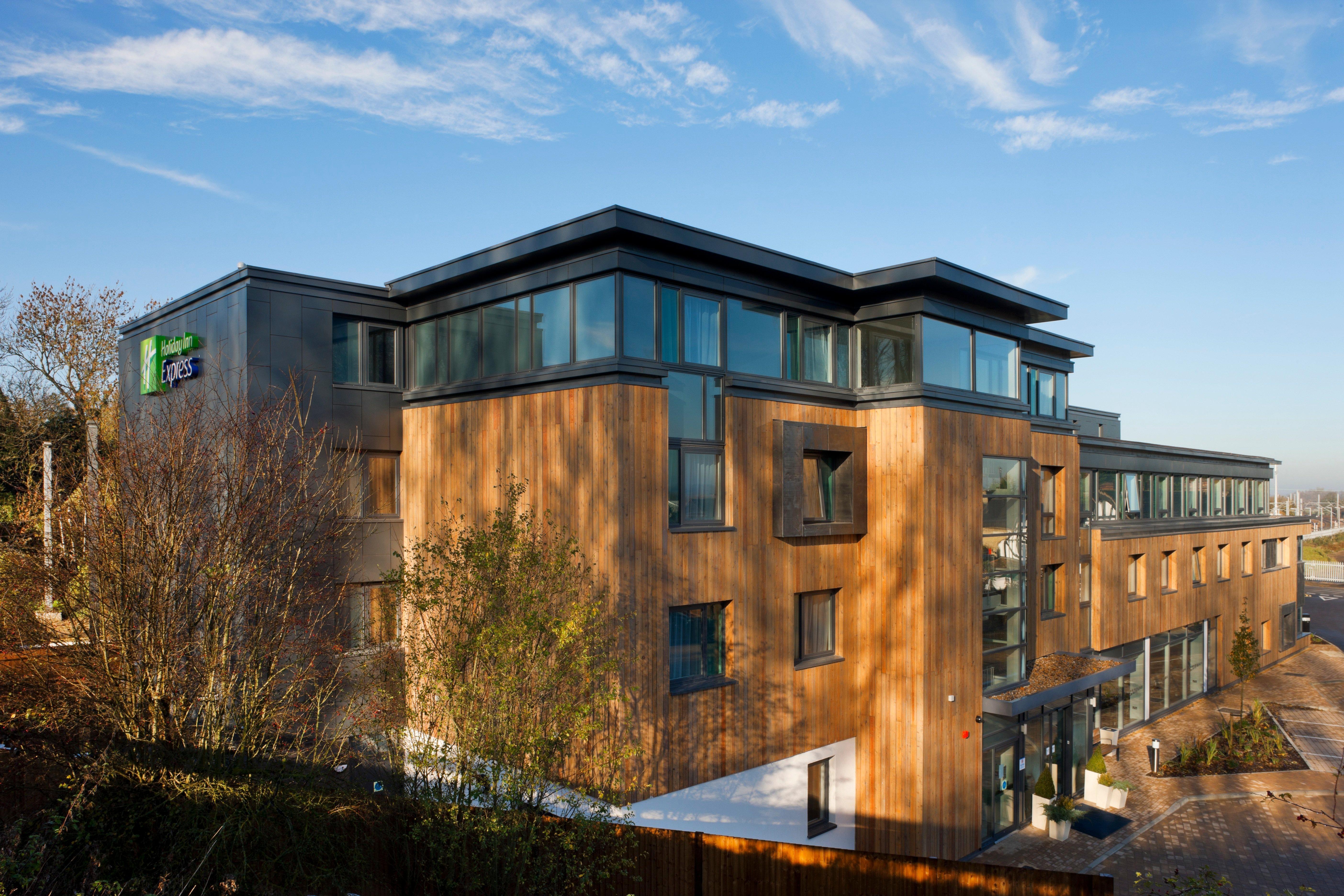 Holiday Inn Express Cambridge Duxford M11 Jct 10 By Ihg Exterior foto