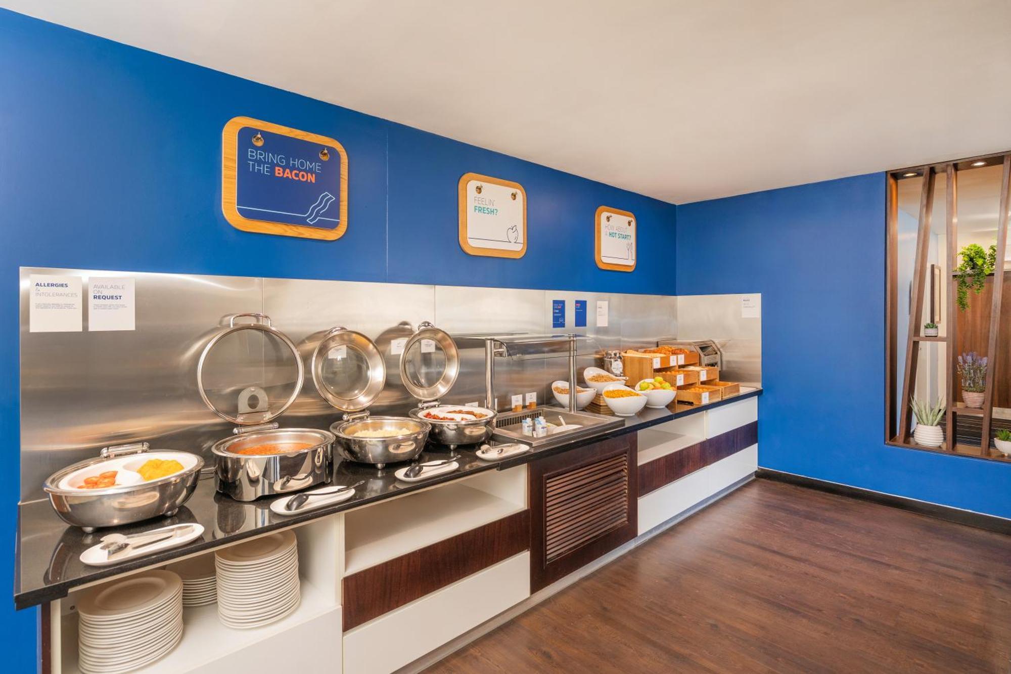 Holiday Inn Express Cambridge Duxford M11 Jct 10 By Ihg Exterior foto
