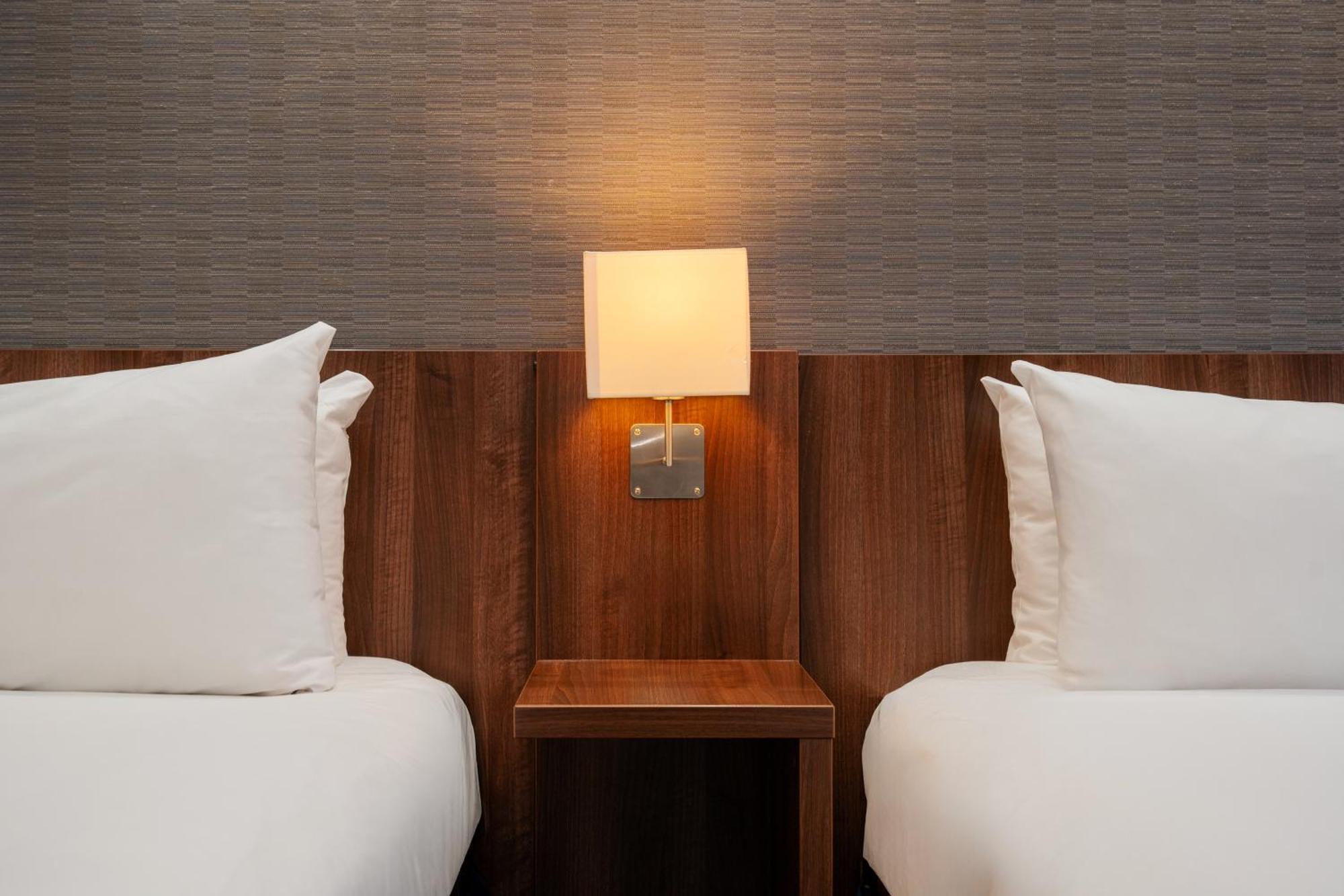 Holiday Inn Express Cambridge Duxford M11 Jct 10 By Ihg Exterior foto