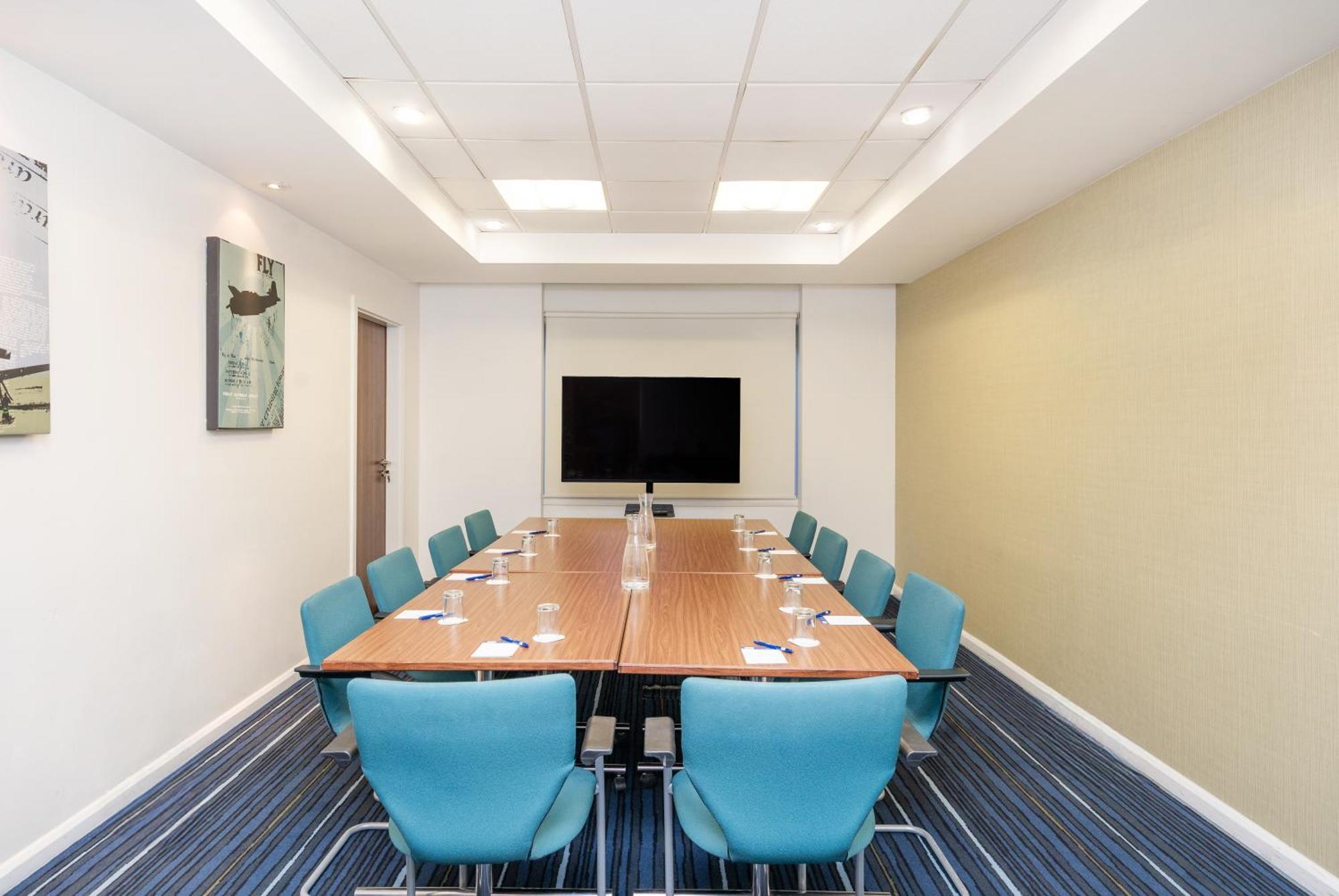 Holiday Inn Express Cambridge Duxford M11 Jct 10 By Ihg Exterior foto